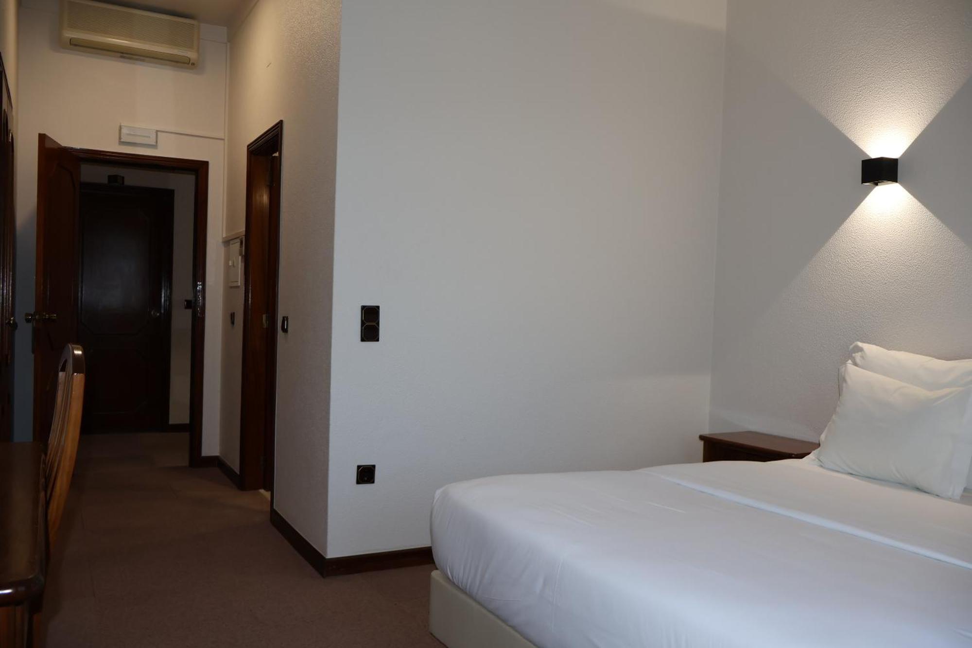 Hotel Santhyago Trofa Zimmer foto